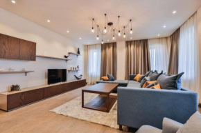 VIP 2-Bedroom Central Apartment - Families